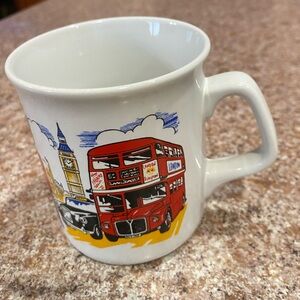 White Ceramic Mug with Red London Double-Decker Bus Illustration x1